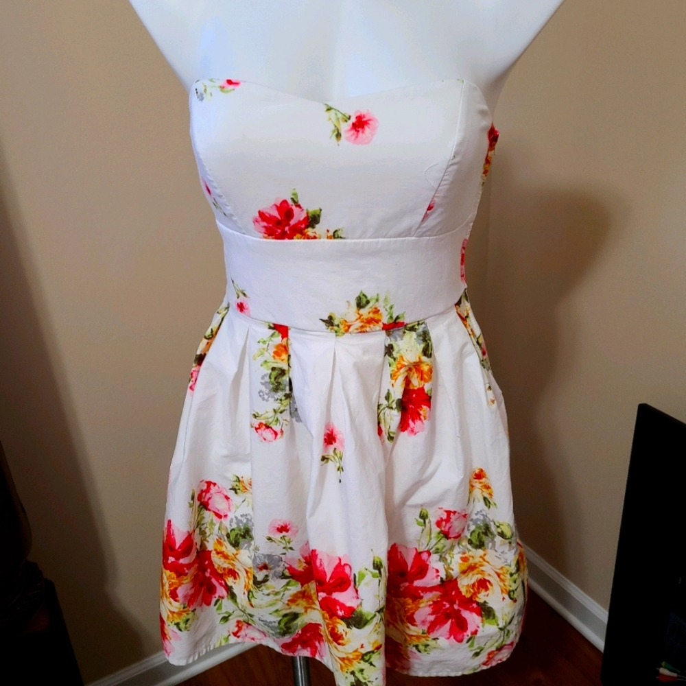 Strapless floral tea dress
